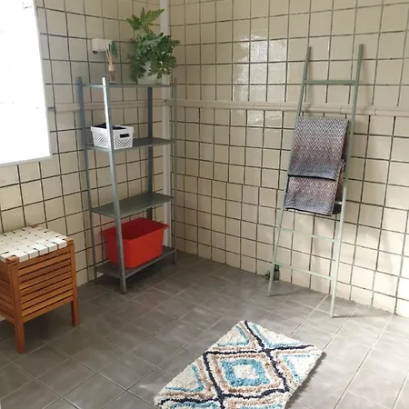 Comfortable Apartment, 10min Airport 아파트 스타방에르