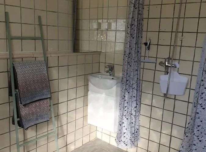 Comfortable Apartment, 10min Airport