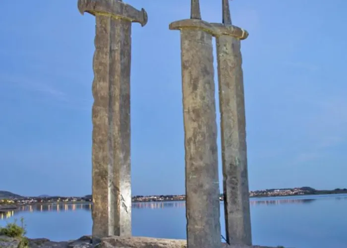 דירה Comfortable Apartment, 10min Airport