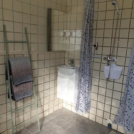 Comfortable Apartment, 10min Airport